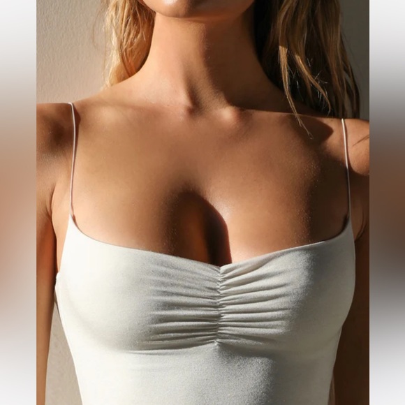 Joah Brown Cinched Cami in chalk S/M white thin strap tank top lined formfitting - Picture 5 of 5